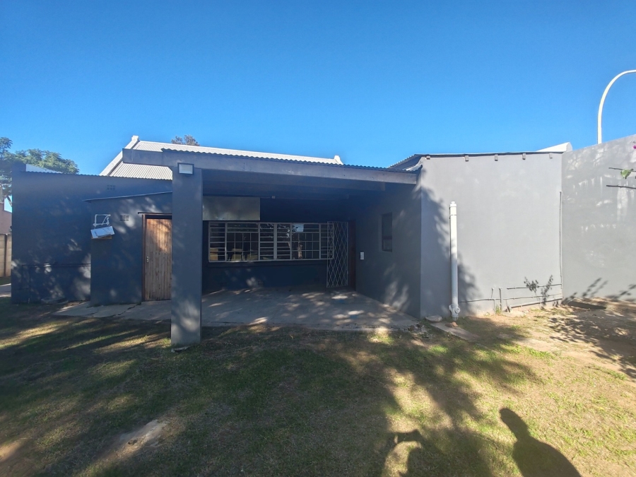 To Let commercial Property for Rent in Uitenhage Upper Central Eastern Cape